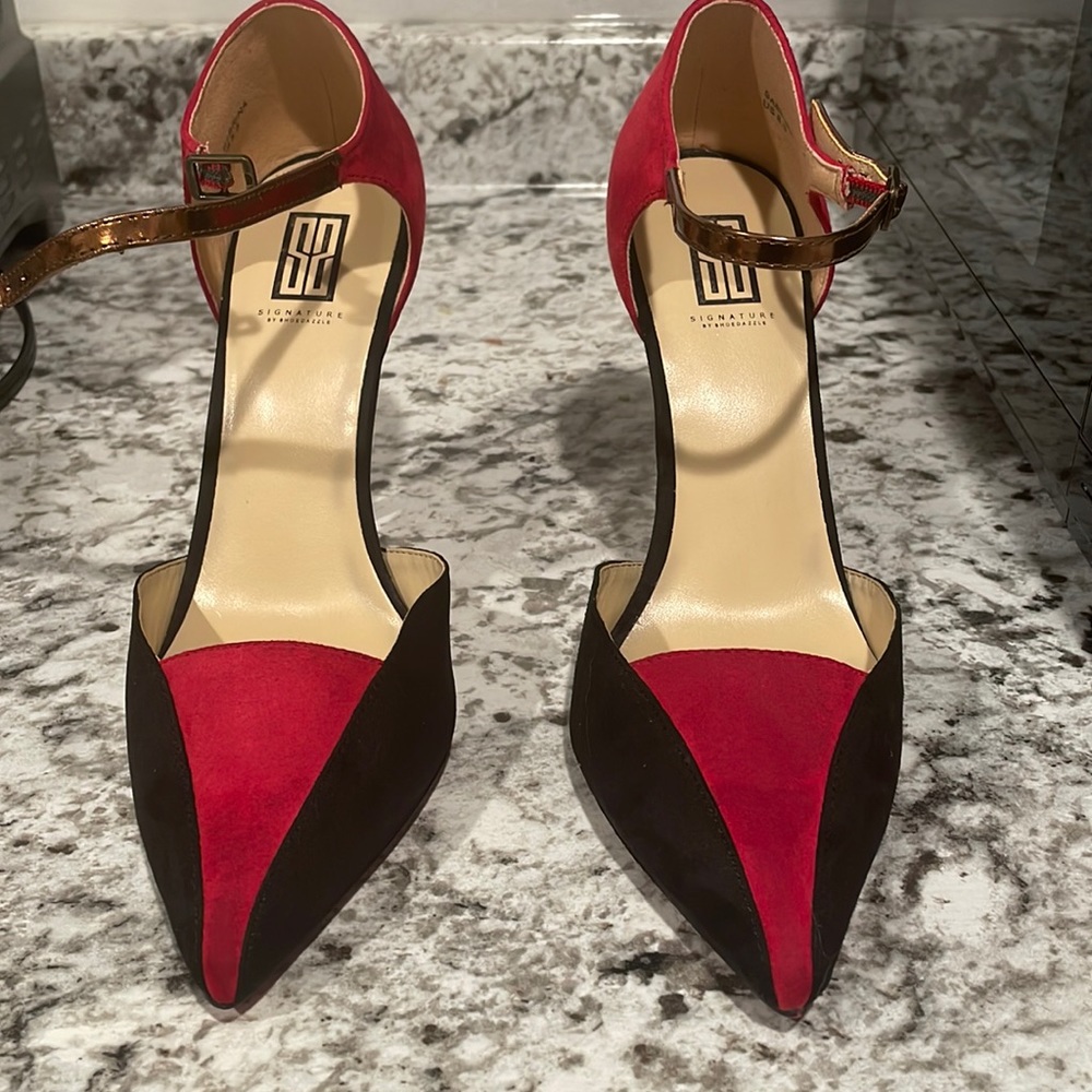 Signature by shoe dazzle # black and red # 8.5 US